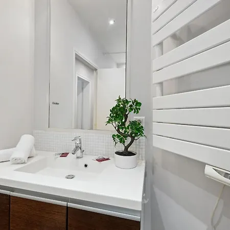 Champs-elysees & Arc De Triomphe - Cityapartmentstay Apartment