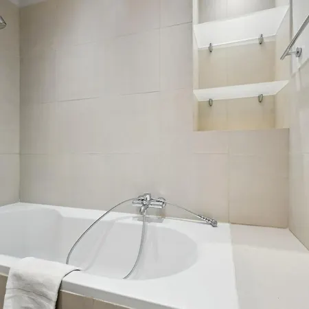 Champs-elysees & Arc De Triomphe - Cityapartmentstay Apartment *