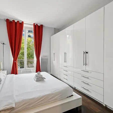 Apartment Champs-elysees & Arc De Triomphe - Cityapartmentstay Paris