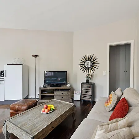 Champs-elysees & Arc De Triomphe - Cityapartmentstay Apartment