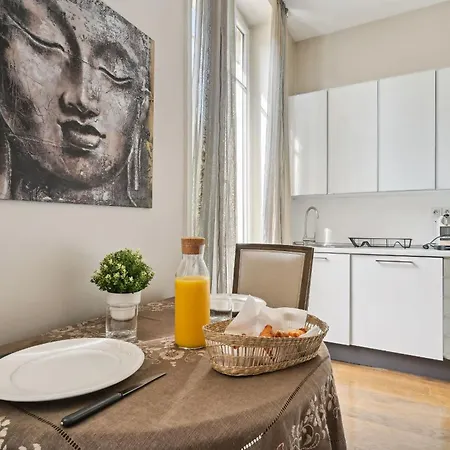 Champs-elysees & Arc De Triomphe - Cityapartmentstay Apartment