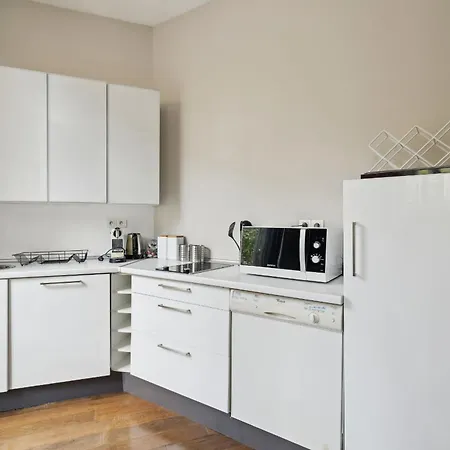 Champs-elysees & Arc De Triomphe - Cityapartmentstay *